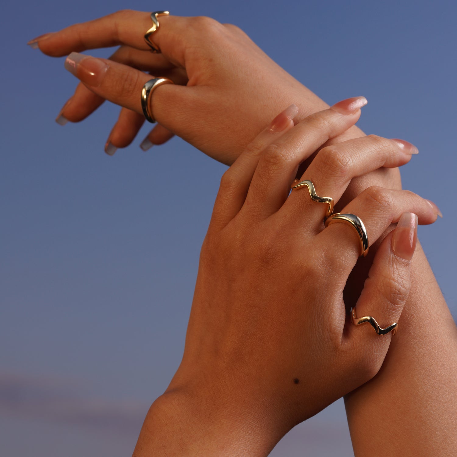 Ripple_Ring_on_hand
