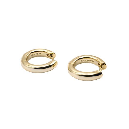 Bold Essence Hoops Close-up detailing 14k gold-plated 925 silver base