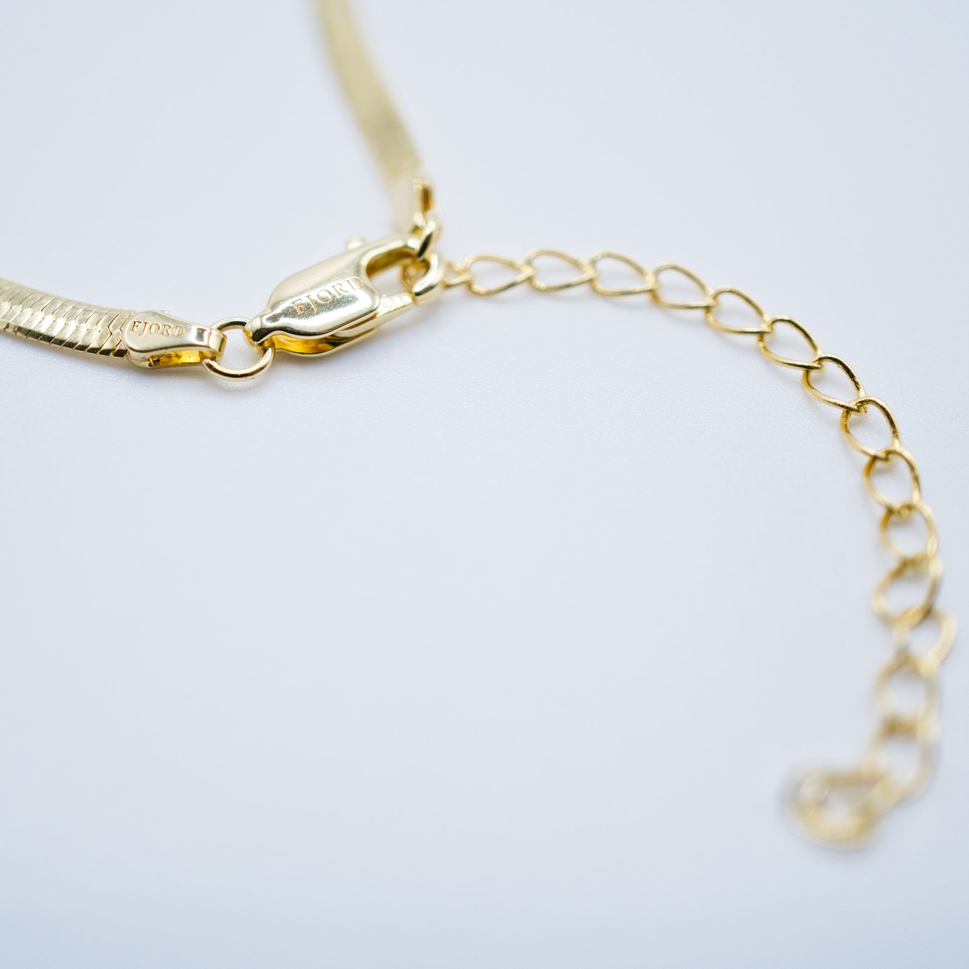 Classic_Herringbone_Chain